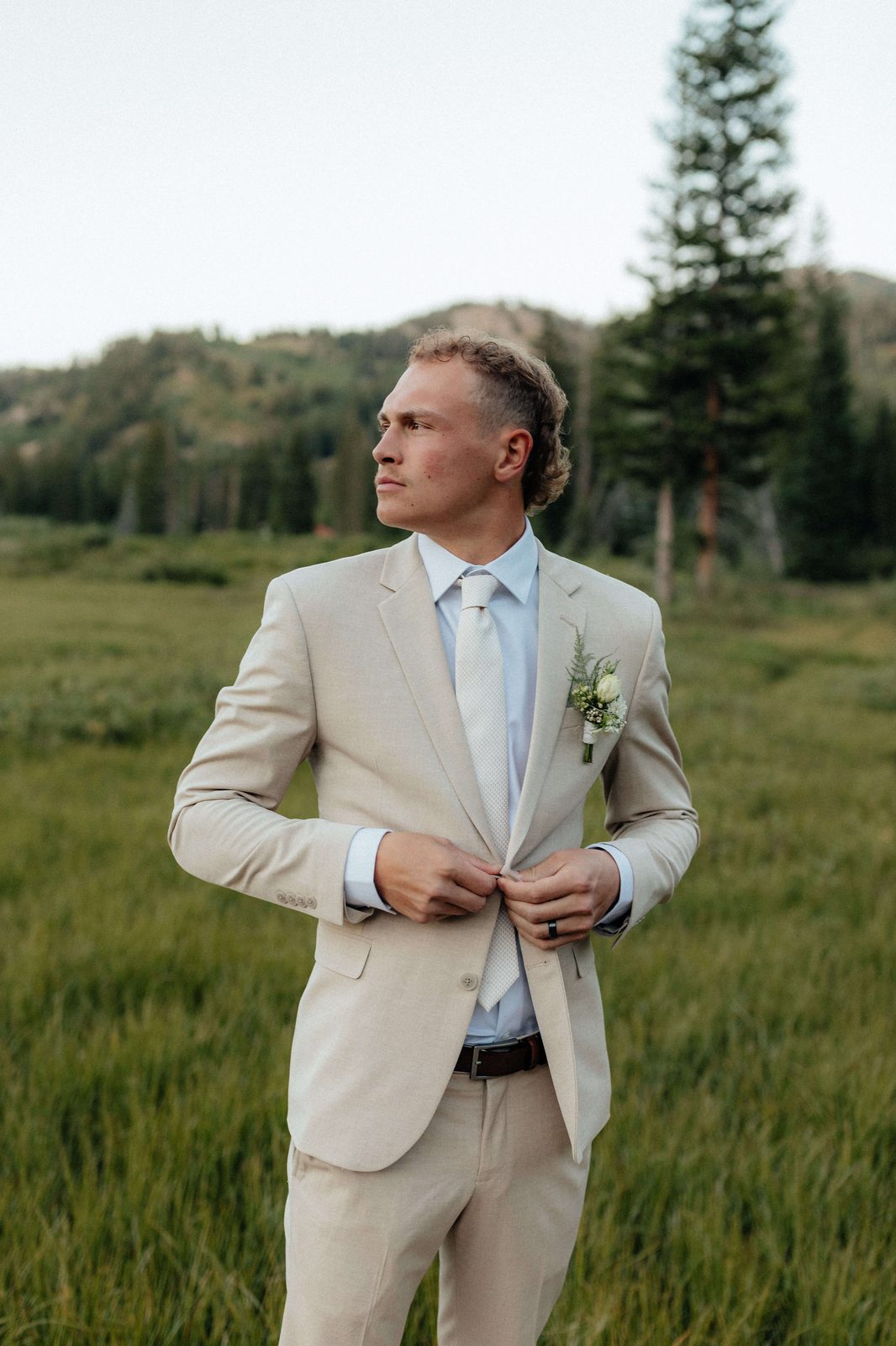 Wedding dress in the mountains, Salt Lake City