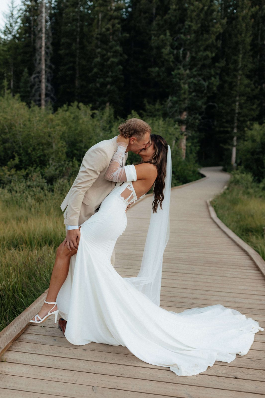 Wedding bridals, Utah mountains